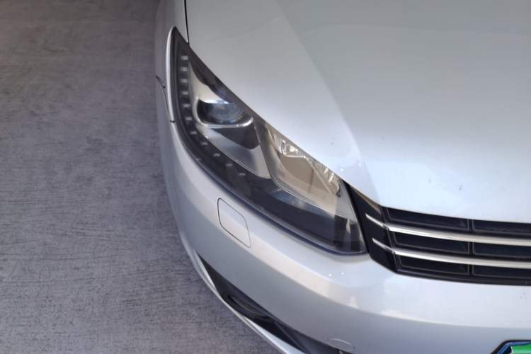 Used Volkswagen Touran 2013 1.4T DSG Comfort Edition 5-Seater Right Front Headlight