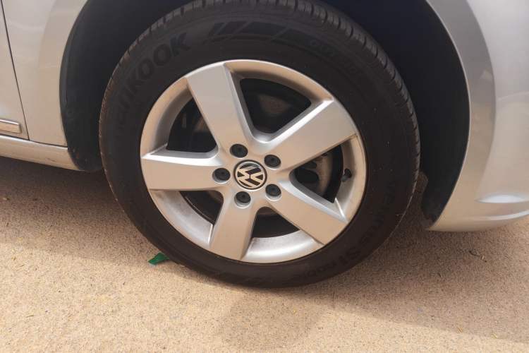 Used Volkswagen Touran 2013 1.4T DSG Comfort Edition 5-Seater Right Front Wheel Hub