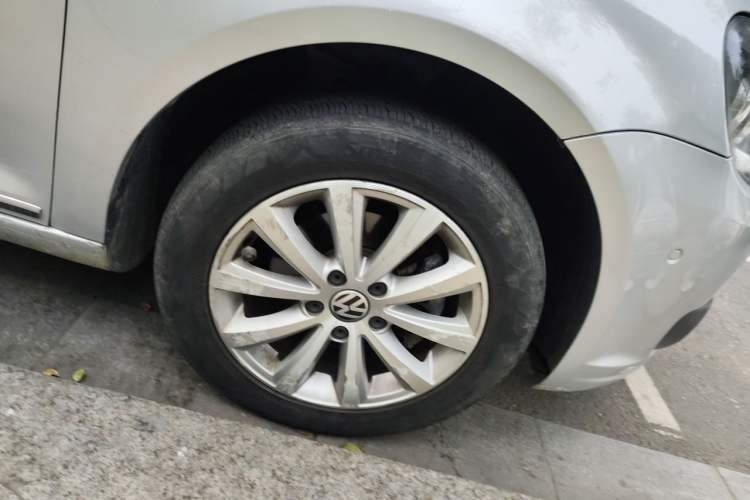 Used Volkswagen Touran 2013 1.4T DSG Smart Edition 5-seater Right Front Wheel Hub