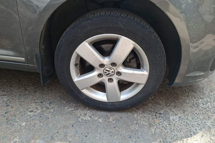 Used Volkswagen Touran 2013 1.4T DSG Comfort Edition 5-Seater Right Front Wheel Hub