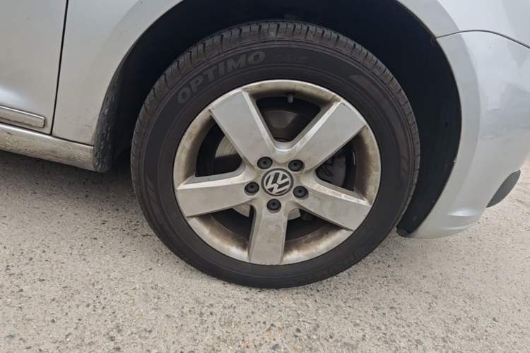 Used Volkswagen Touran 2013 1.4T DSG Comfort Edition 5-Seater Right Front Wheel Hub