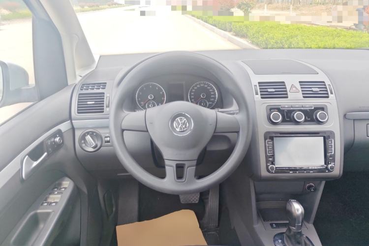 Used Volkswagen Touran 2013 1.4T DSG Comfort Edition 5-Seater Steering Wheel