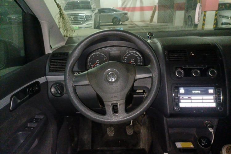 Used Volkswagen Touran 2013 1.4T Manual Fashion Edition 5 Seats Steering Wheel