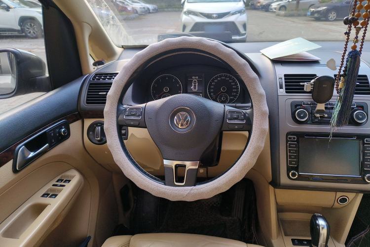 Used Volkswagen Touran 2013 1.4T DSG Crystal Edition 5-Seater Steering Wheel