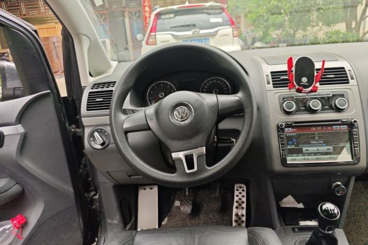 Used Volkswagen Touran 2013 1.4T Manual Comfort Edition 5-Seater Steering Wheel