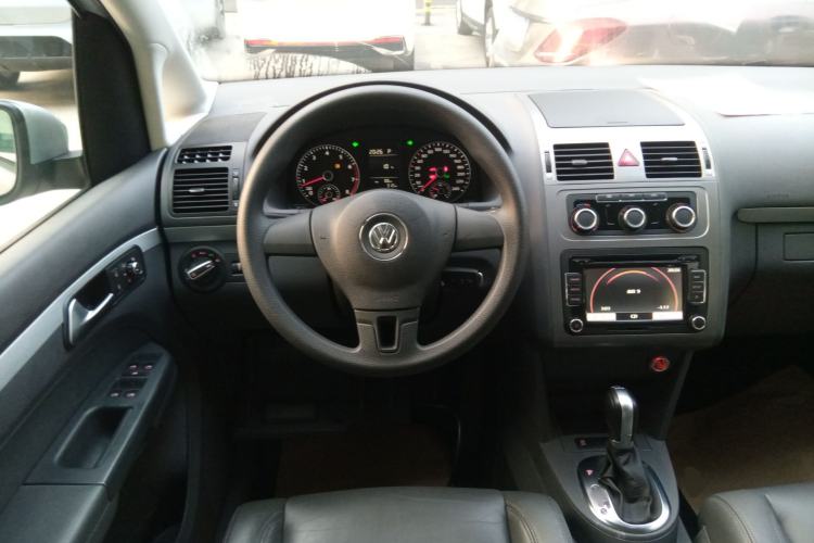 Used Volkswagen Touran 2013 1.4T DSG Comfort Edition 5-Seater Steering Wheel