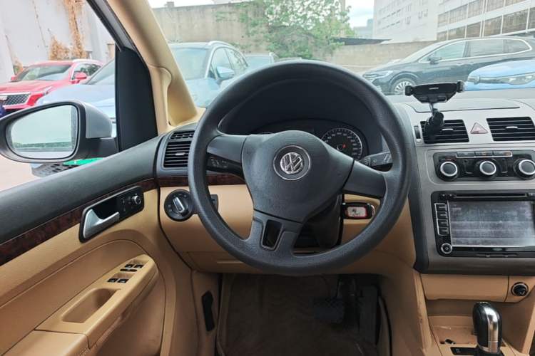 Used Volkswagen Touran 2013 1.4T DSG Comfort Edition 5-Seater Steering Wheel
