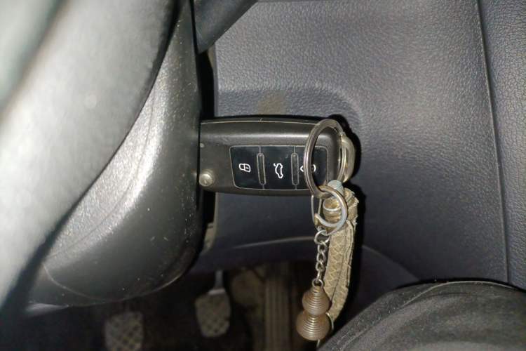 Used Volkswagen Touran 2013 1.4T Manual Fashion Edition 5 Seats Vehicle Key