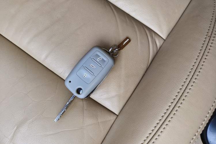 Used Volkswagen Touran 2013 1.4T DSG Crystal Edition 5-Seater Vehicle Key