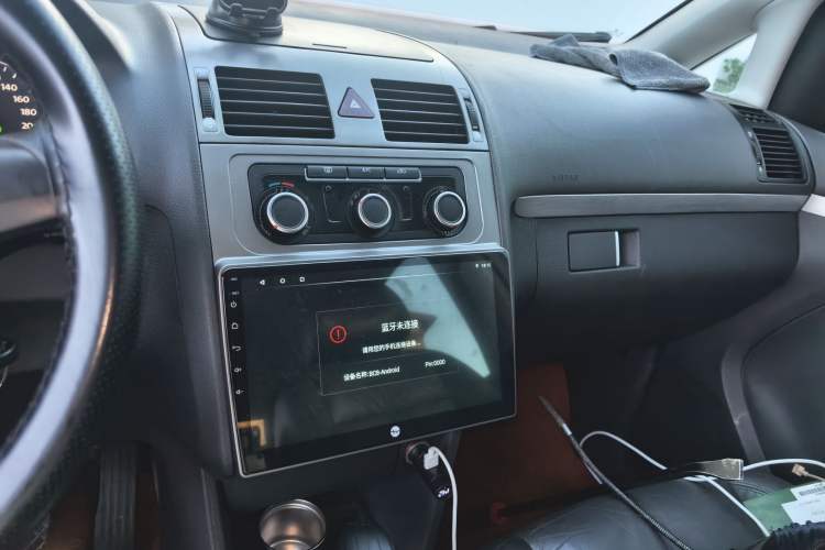 Used Volkswagen Touran 2013 1.4T DSG Comfort Edition 5-Seater Audio And AC Panel