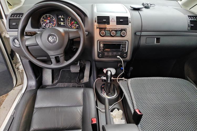 Used Volkswagen Touran 2013 1.4T DSG Comfort Edition 5-Seater Center Console