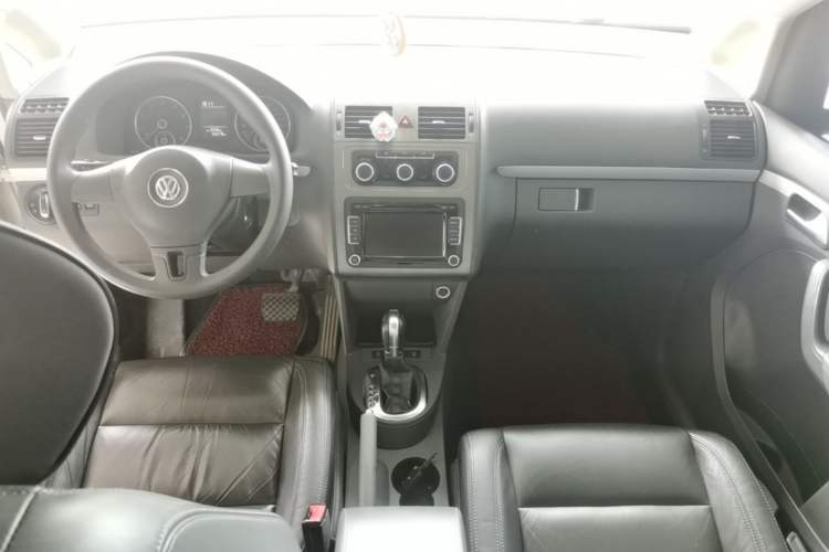 Used Volkswagen Touran 2013 1.4T DSG Comfort Edition 5-Seater Center Console