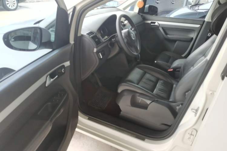 Used Volkswagen Touran 2013 1.4T DSG Comfort Edition 5-Seater Driver Seat