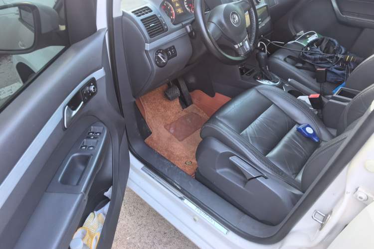 Used Volkswagen Touran 2013 1.4T DSG Comfort Edition 5-Seater Driver Seat