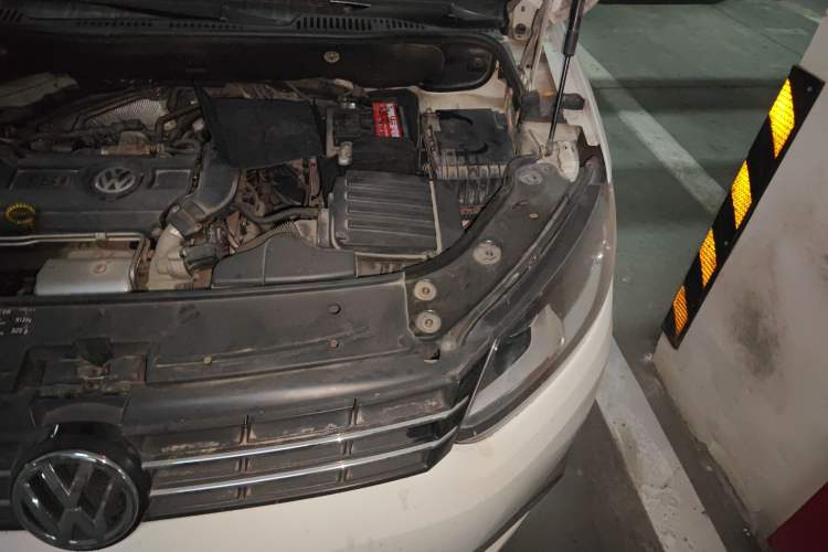 Used Volkswagen Touran 2013 1.4T DSG Comfort Edition 5-Seater Engine Bay Left