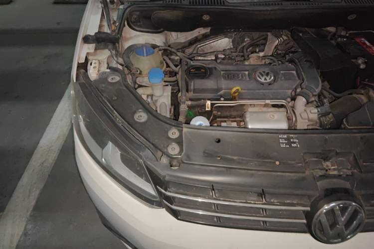 Used Volkswagen Touran 2013 1.4T DSG Comfort Edition 5-Seater Engine Bay Right