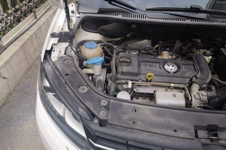 Used Volkswagen Touran 2013 1.4T DSG Crystal Edition 5-Seater Engine Bay Right