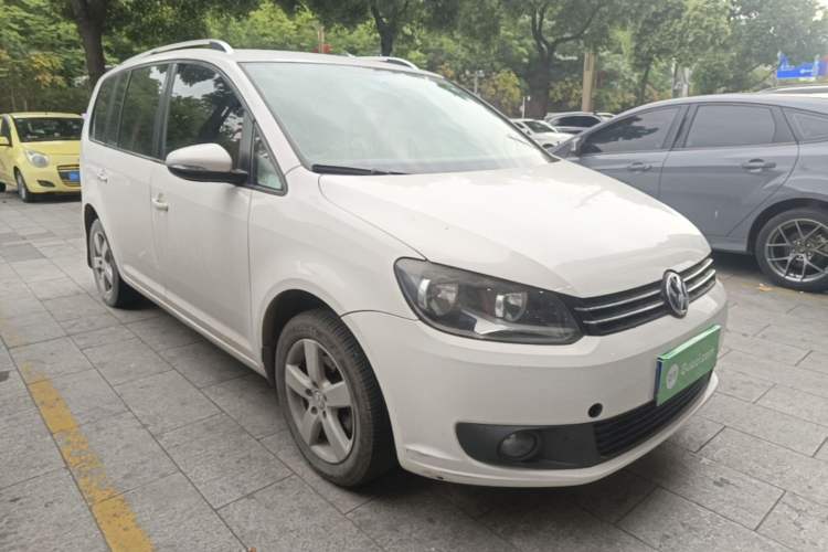Used Volkswagen Touran 2013 1.4T Manual Fashion Edition 5 Seats Front Right 45 Deg