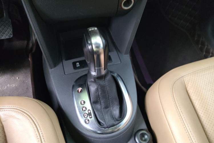 Used Volkswagen Touran 2013 1.4T DSG Comfort Edition 5-Seater Gear Lever