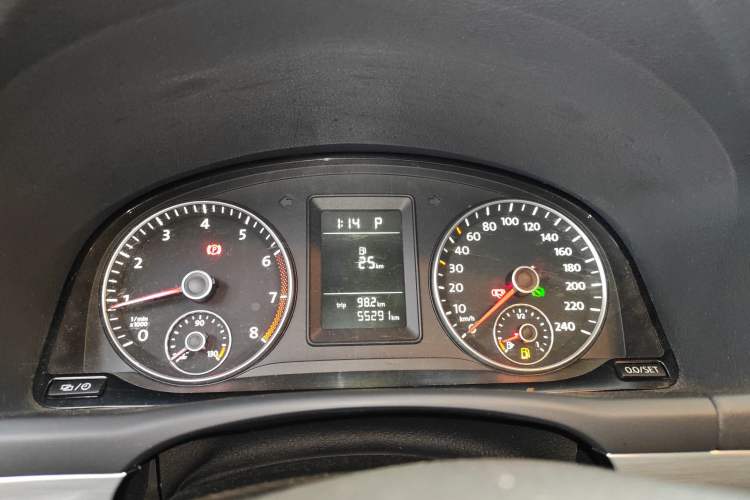 Used Volkswagen Touran 2013 1.4T DSG Comfort Edition 5-Seater Instrument Cluster