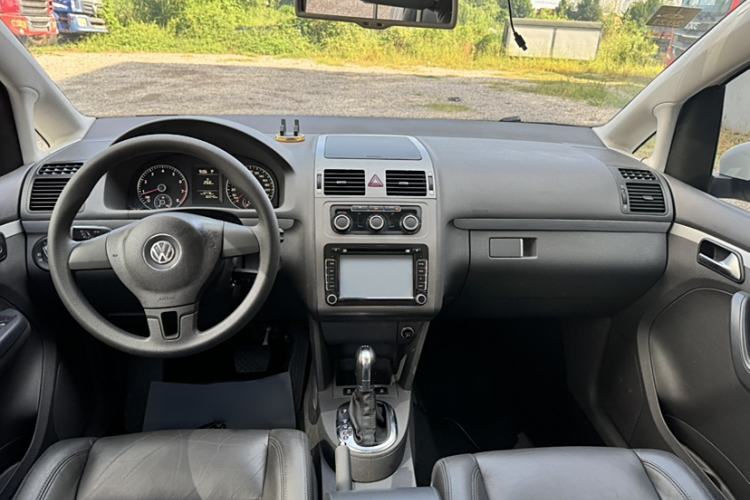 Used Volkswagen Touran 2013 1.4T DSG Comfort Edition 5-Seater Interior 1
