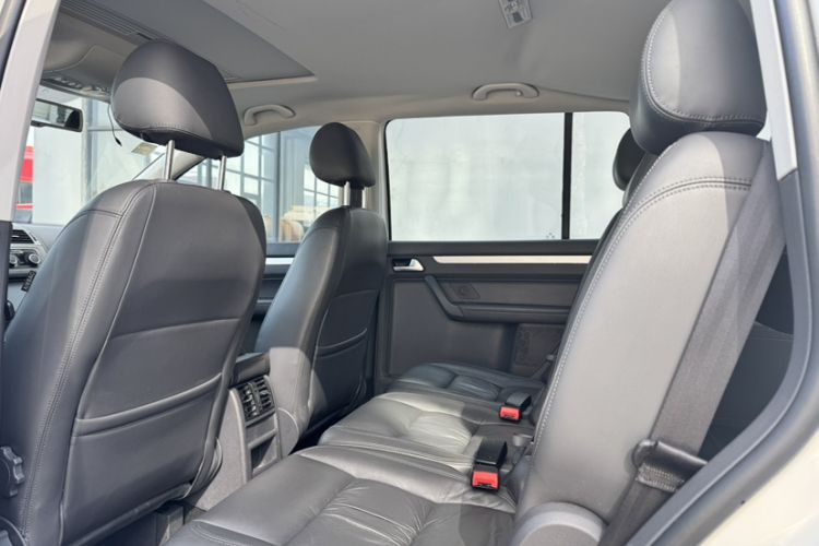 Used Volkswagen Touran 2013 1.4T DSG Comfort Edition 5-Seater Interior 3