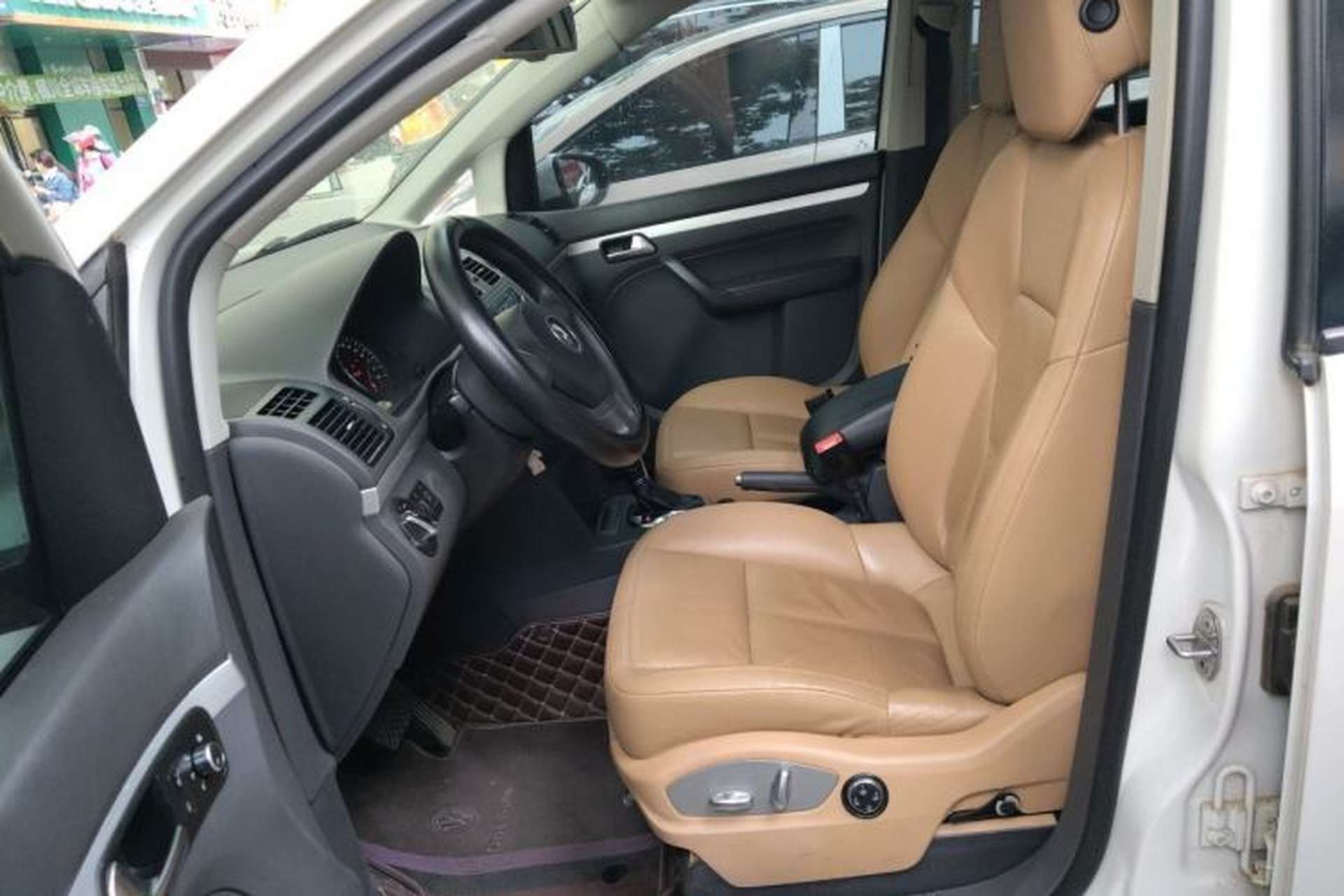 Used Volkswagen Touran 2013 1.4T DSG Comfort Edition 5-Seater Left Front Seat
