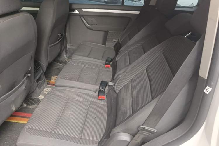 Used Volkswagen Touran 2013 1.4T Manual Fashion Edition 5 Seats Left Rear Seat