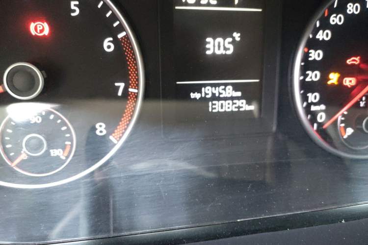 Used Volkswagen Touran 2013 1.4T DSG Comfort Edition 5-Seater Odometer Close Up