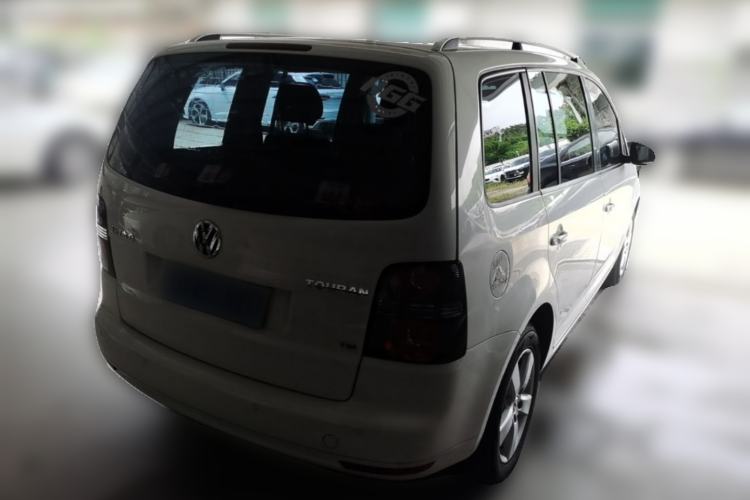 Used Volkswagen Touran 2013 1.4T DSG Comfort Edition 5-Seater Rear Right 45 Deg
