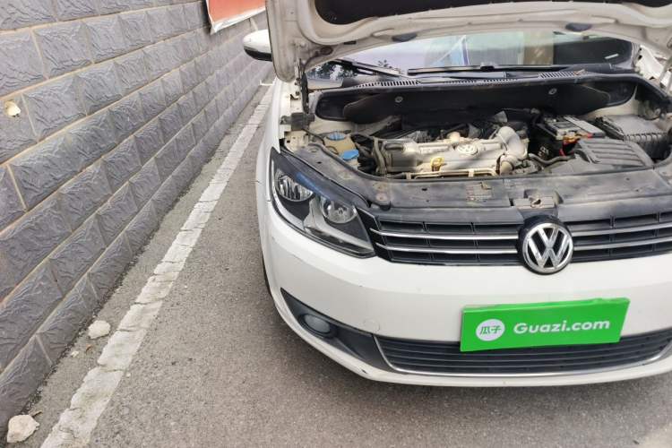 Used Volkswagen Touran 2013 1.4T Manual Comfort Edition 5-Seater Right Front Headlight