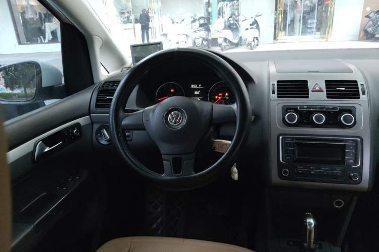 Used Volkswagen Touran 2013 1.4T DSG Comfort Edition 5-Seater Steering Wheel