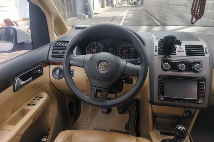 Used Volkswagen Touran 2013 1.4T Manual Comfort Edition 5-Seater Steering Wheel