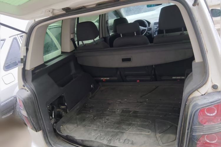 Used Volkswagen Touran 2013 1.4T Manual Fashion Edition 5 Seats Trunk