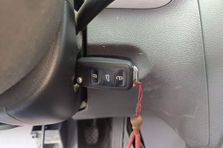 Used Volkswagen Touran 2013 1.4T Manual Fashion Edition 5 Seats Vehicle Key