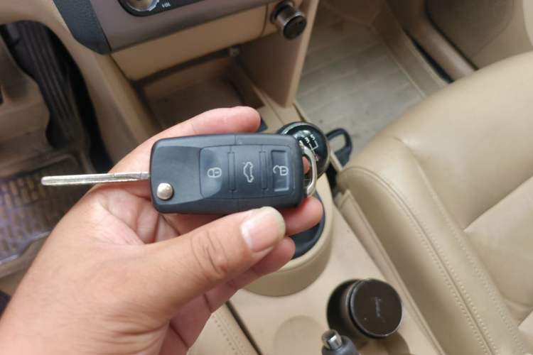 Used Volkswagen Touran 2013 1.4T Manual Comfort Edition 5-Seater Vehicle Key