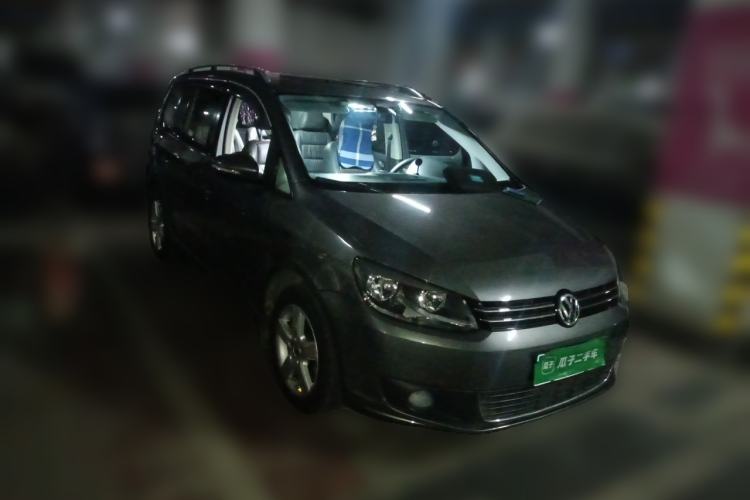 Used Volkswagen Touran 2014 1.4T DSG 30th Anniversary Edition Front Right 45 Deg