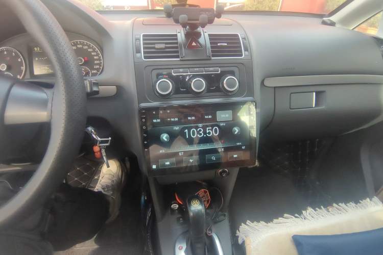 Used Volkswagen Touran 2014 1.4T DSG 30th Anniversary Edition Audio And AC Panel