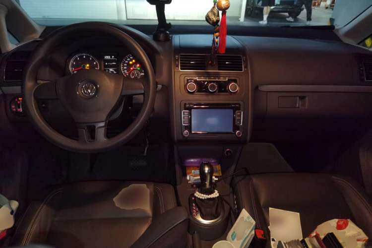 Used Volkswagen Touran 2014 1.4T DSG 30th Anniversary Edition Center Console