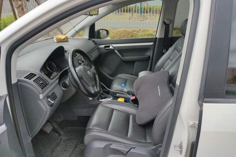 Used Volkswagen Touran 2014 1.4T DSG 30th Anniversary Edition Driver Seat