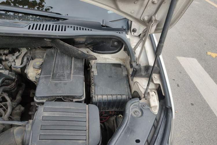 Used Volkswagen Touran 2014 1.4T DSG 30th Anniversary Edition Engine Bay Left