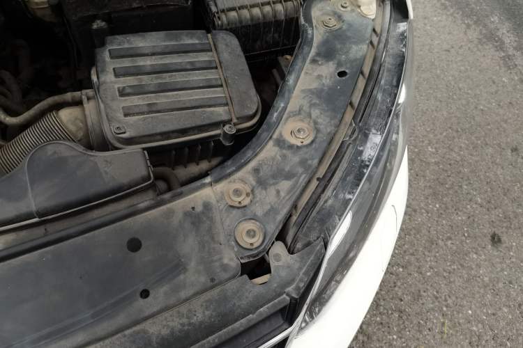 Used Volkswagen Touran 2014 1.4T DSG 30th Anniversary Edition Engine Bay Left