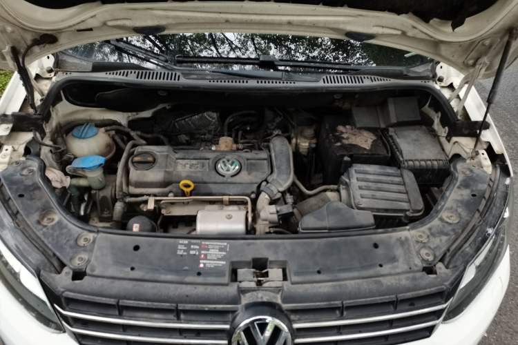 Used Volkswagen Touran 2014 1.4T DSG 30th Anniversary Edition Engine Bay