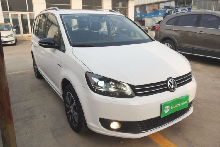Used Volkswagen Touran 2014 1.4T DSG 30th Anniversary Edition Front Right 45 Deg