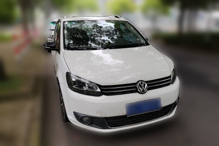 Used Volkswagen Touran 2014 1.4T DSG 30th Anniversary Edition Front Right 45 Deg