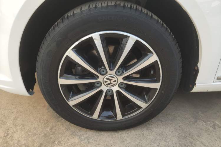 Used Volkswagen Touran 2014 1.4T DSG 30th Anniversary Edition Left Front Wheel Hub
