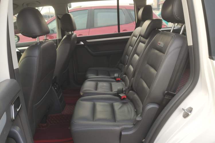 Used Volkswagen Touran 2014 1.4T DSG 30th Anniversary Edition Left Rear Seat
