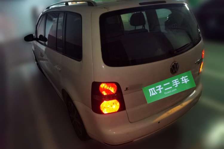 Used Volkswagen Touran 2014 1.4T DSG 30th Anniversary Edition Rear Left 45 Deg