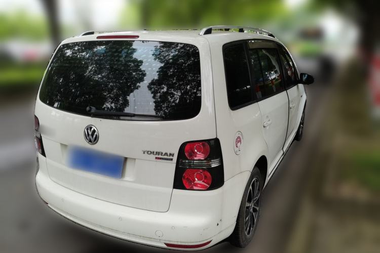 Used Volkswagen Touran 2014 1.4T DSG 30th Anniversary Edition Rear Right 45 Deg
