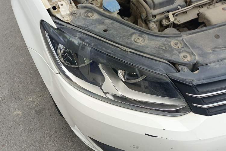 Used Volkswagen Touran 2014 1.4T DSG 30th Anniversary Edition Right Front Headlight